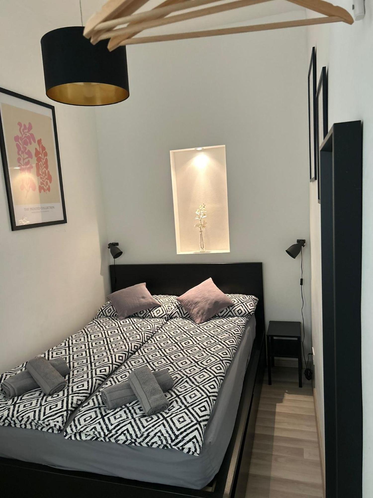 Ester Apartment